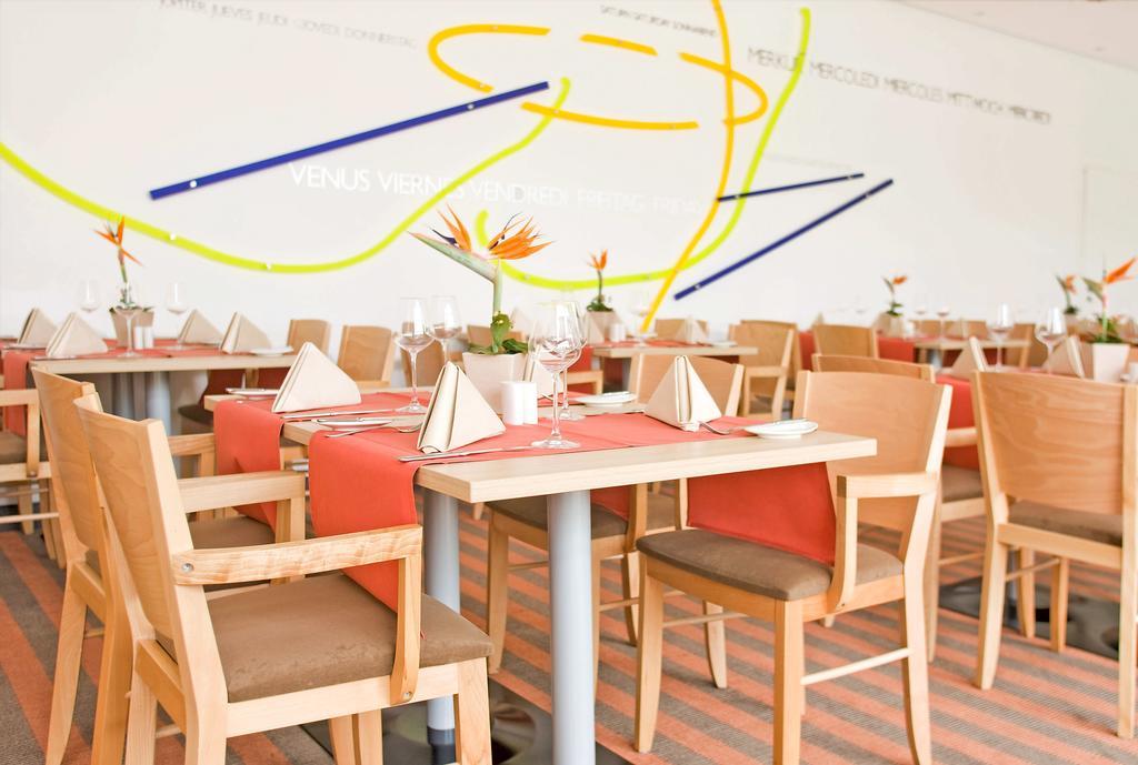 Mercure Am Friedensplatz 4*